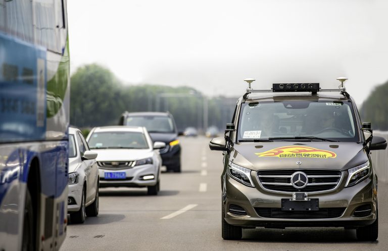 موفقیت دايملر در آزمون تست جاده‌ای خودروهای خودران در چین
